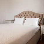 Hotel Flag +12 *